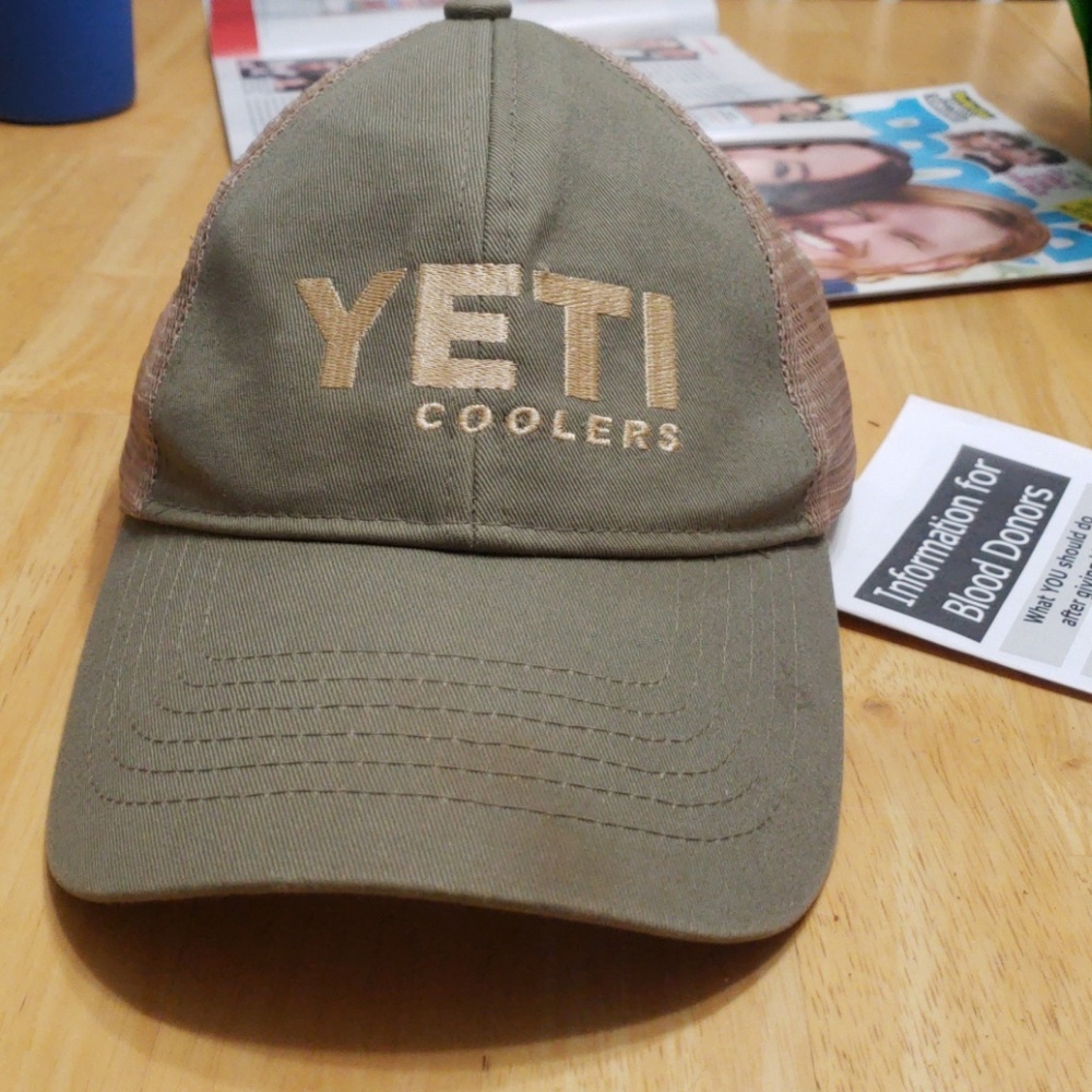 Yeti trucker hat